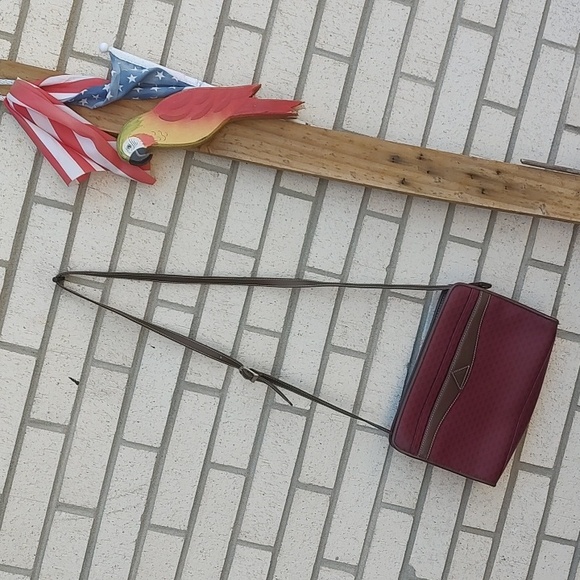 Liz Claiborne Pocket Book - Picture 6 of 11